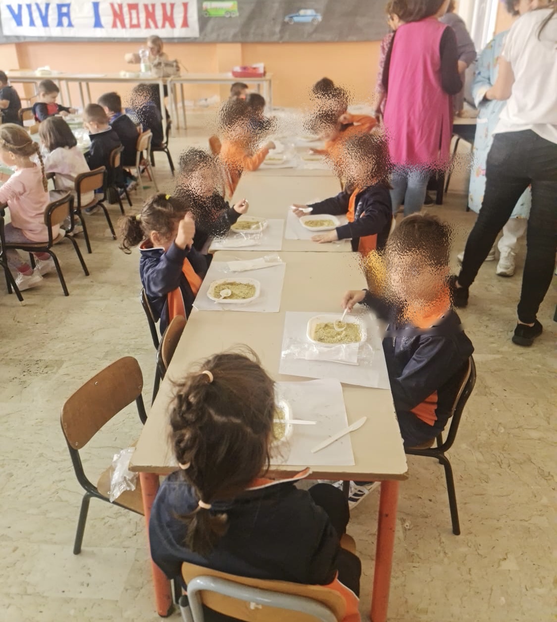 Riposto, iniziato oggi il servizio di refezione scolastica. Circa 200 i pasti distribuiti nelle scuole dell’infanzia e primarie