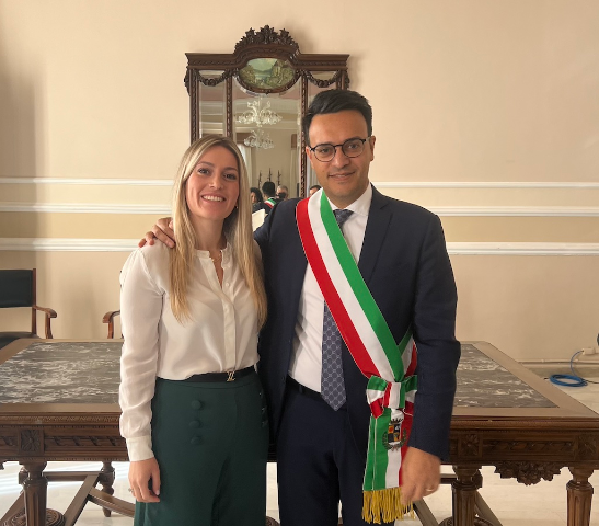 L’assessore Mariachiara Longo rassegna le dimissioni. Il ringraziamento del sindaco Davide Vasta.